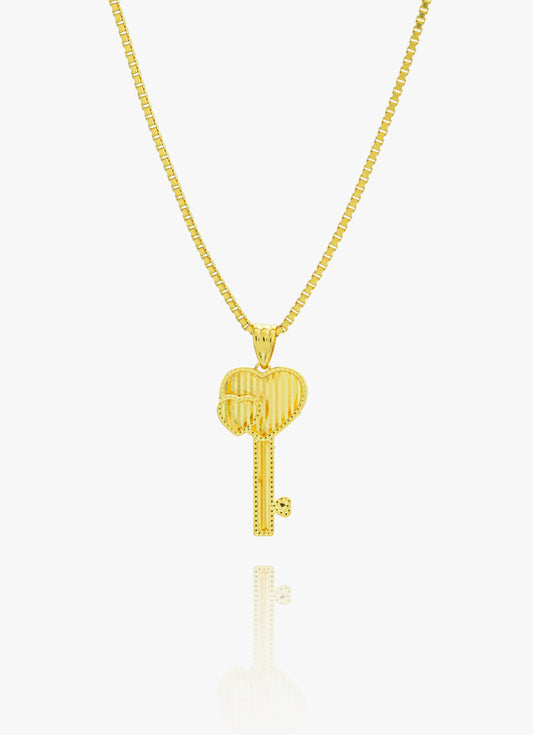 916 Gold Shiny Key Pendant