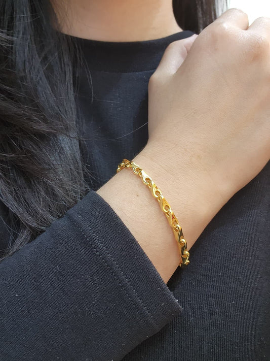 916 Gold Interlock Chain Bracelet