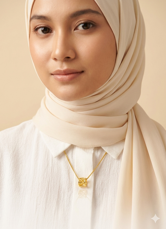 916 Gold Round Roman Pendant