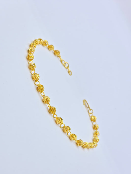 916 Gold Ball Bracelet